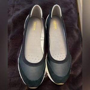 Geox Women's dark navy and Gray Loafers
